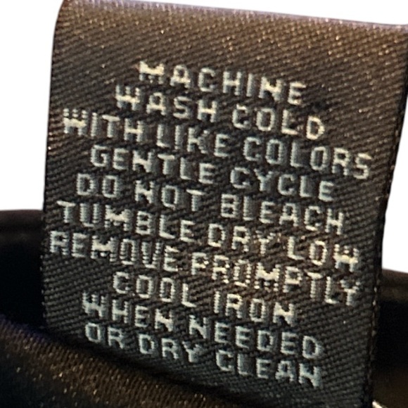 Chelsea & Theodore Navy 2 PC  Pantsuit EUC. Featuring asymmetrical button front - Picture 11 of 11